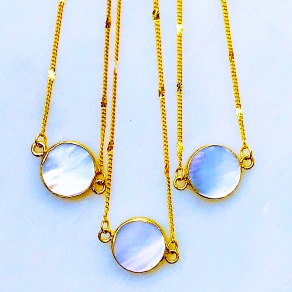 18K Gold Black Mother of Pearl Necklace